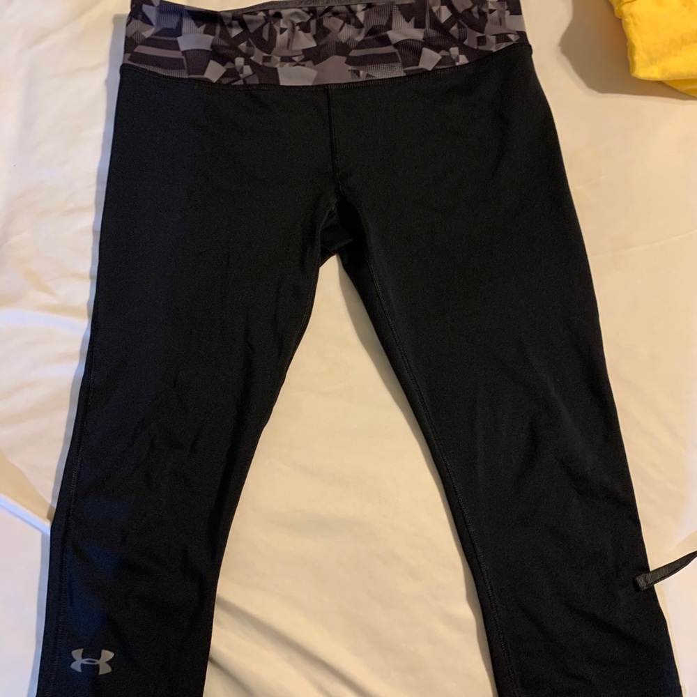 UA women’s medium workout capris